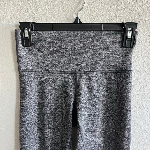 Lululemon Women's High Rise Leggings 6 Wunder Gray Cropped Size 2 - Picture 4 of 8